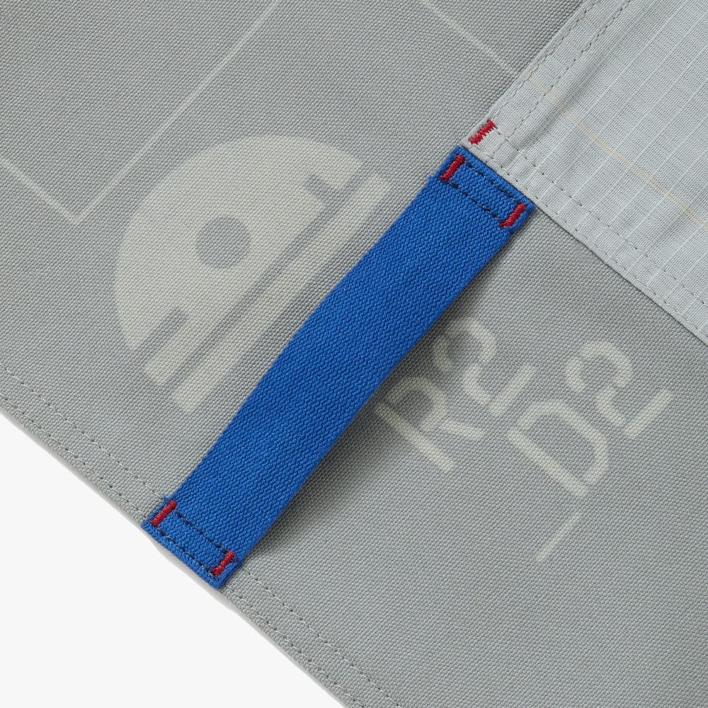 STAR WARS™ R2-D2 Essential Apron - Image 3